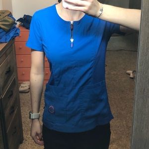 Koi lite Dobby scrub top